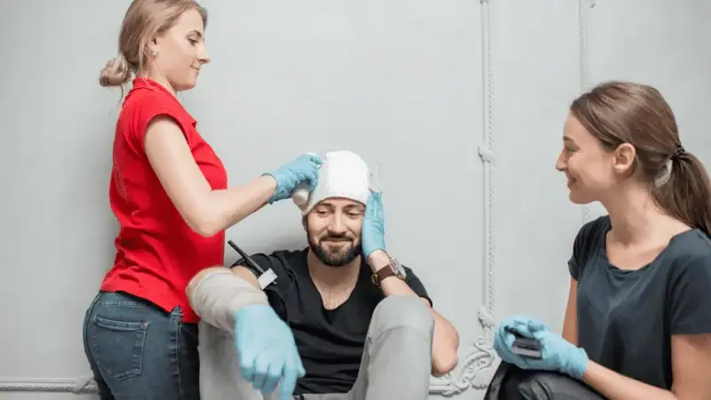 Emergency First Aid at Work (EFAW) training course in Aylesbury